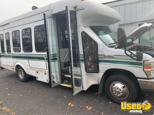 2009 Econoline Diesel Shuttle Bus Shuttle Bus Connecticut Diesel Engine for Sale