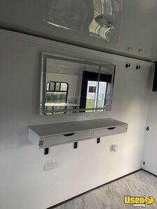 2009 Express Mobile Hair & Nail Salon Truck Electrical Outlets Missouri Gas Engine for Sale