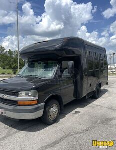 2009 Express Mobile Hair & Nail Salon Truck Missouri Gas Engine for Sale