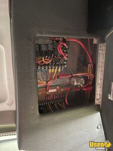 2009 Express Mobile Hair & Nail Salon Truck Transmission - Automatic Missouri Gas Engine for Sale