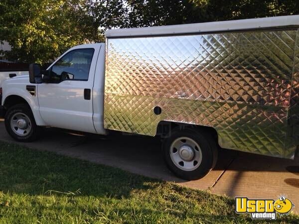 2009 Ford F250 Lunch Serving Food Truck Texas Gas Engine for Sale