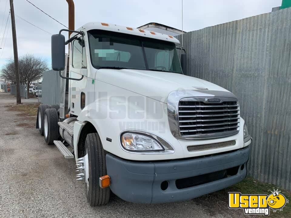 2009 Freightliner Day Cab Ready for Action Used Semi Truck for Sale
