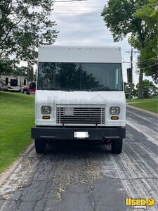 2009 Mobile Boutique Truck Mobile Boutique Truck Transmission - Automatic Illinois Gas Engine for Sale