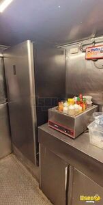 2009 Mt45 All-purpose Food Truck Diamond Plated Aluminum Flooring Florida Diesel Engine for Sale