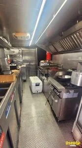 2009 Mt45 All-purpose Food Truck Stainless Steel Wall Covers Florida Diesel Engine for Sale