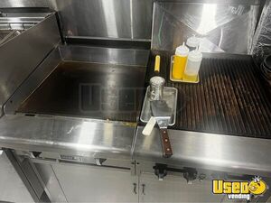 2009 Mt45 All-purpose Food Truck Stainless Steel Wall Covers Florida Diesel Engine for Sale