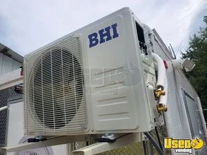 2009 Mt55 All-purpose Food Truck Fresh Water Tank Missouri Diesel Engine for Sale