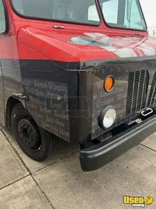 2009 P42 All-purpose Food Truck Stainless Steel Wall Covers Ohio Diesel Engine for Sale
