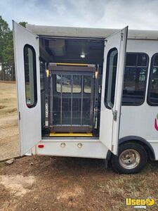 2009 Shuttle Bus Shuttle Bus Wheelchair Lift Louisiana Gas Engine for Sale