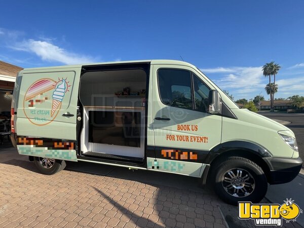 2009 Sprinter Van Ice Cream Truck Ice Cream Truck Arizona Diesel Engine for Sale