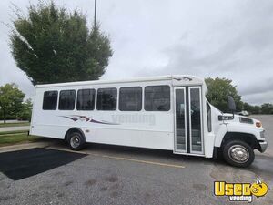 2009 Starcraft Shuttle Bus Air Conditioning North Carolina Gas Engine for Sale