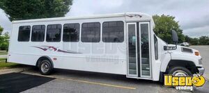 2009 Starcraft Shuttle Bus North Carolina Gas Engine for Sale