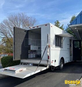 2009 Step Van Concession Truck All-purpose Food Truck Concession Window Kentucky Gas Engine for Sale