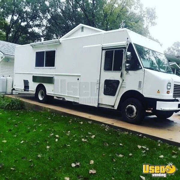 2009 Step Van Kitchen Food Truck Food Truck / Mobile Kitchen Michigan Gas Engine for Sale