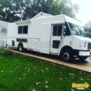 2009 Step Van Kitchen Food Truck Food Truck / Mobile Kitchen Michigan Gas Engine for Sale