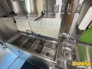 2009 W42 Kitchen Food Truck All-purpose Food Truck Coffee Machine Texas Diesel Engine for Sale