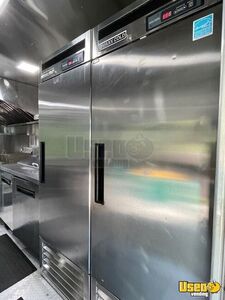 2009 W42 Kitchen Food Truck All-purpose Food Truck Oven Texas Diesel Engine for Sale