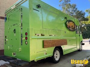 2009 W42 Kitchen Food Truck All-purpose Food Truck Propane Tank Texas Diesel Engine for Sale