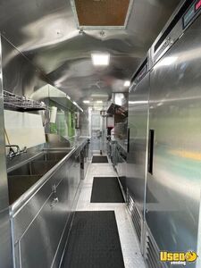 2009 W42 Kitchen Food Truck All-purpose Food Truck Refrigerator Texas Diesel Engine for Sale