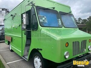 2009 W42 Kitchen Food Truck All-purpose Food Truck Spare Tire Texas Diesel Engine for Sale