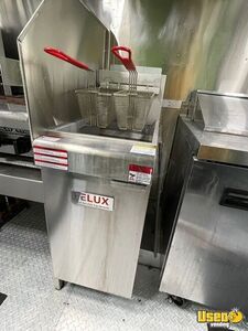 2009 W42 Kitchen Food Truck All-purpose Food Truck Stovetop Texas Diesel Engine for Sale