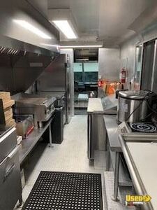 2009 Workhorse Diesel Kitchen Food Truck Pizza Food Truck Stainless Steel Wall Covers Florida Diesel Engine for Sale