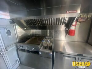 2009 Workhorse Kitchen Food Truck All-purpose Food Truck Diamond Plated Aluminum Flooring Missouri for Sale