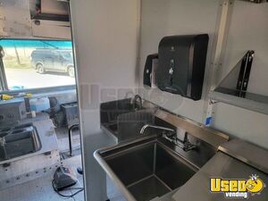2009 Workhorse P10 Kitchen Food Truck All-purpose Food Truck Exterior Lighting Colorado Diesel Engine for Sale