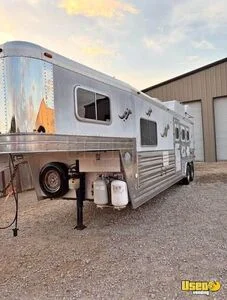 2010 3 Horse Living Quarters Trailer 3-horse Lq Trailer Texas for Sale