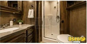 2010 3-horse Lq Trailer Kitchen Sinks Massachusetts for Sale
