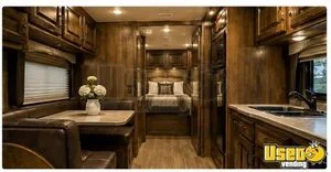 2010 3-horse Lq Trailer Restroom Massachusetts for Sale