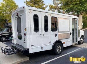 2010 69k769 Express Kitchen Food Truck All-purpose Food Truck Indiana Gas Engine for Sale