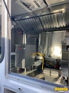 2010 69k769 Express Kitchen Food Truck All-purpose Food Truck Stainless Steel Wall Covers Indiana Gas Engine for Sale