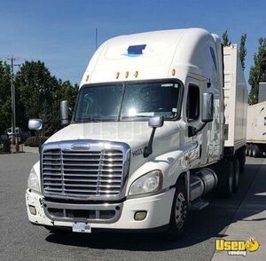 2010 Cascadia Freightliner Semi Truck British Columbia for Sale