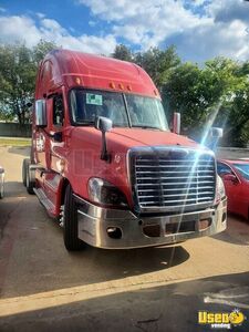 2010 Cascadia Freightliner Semi Truck Texas for Sale