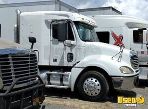 2010 Columbia Freightliner Semi Truck 5 Mississippi for Sale