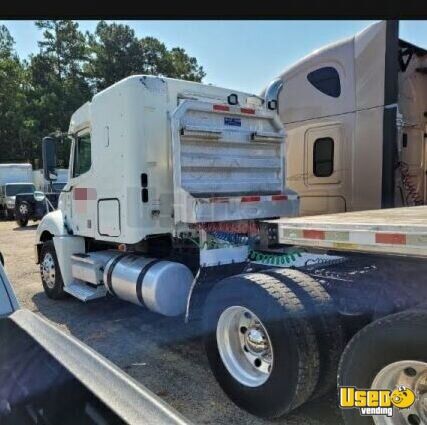 2010 Columbia Freightliner Semi Truck Mississippi for Sale