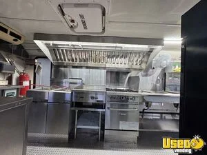 2010 Duramax Diesel 4500 All-purpose Food Truck Diamond Plated Aluminum Flooring Florida Diesel Engine for Sale