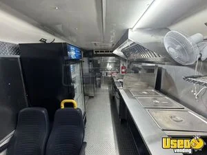 2010 Duramax Diesel 4500 All-purpose Food Truck Floor Drains Florida Diesel Engine for Sale