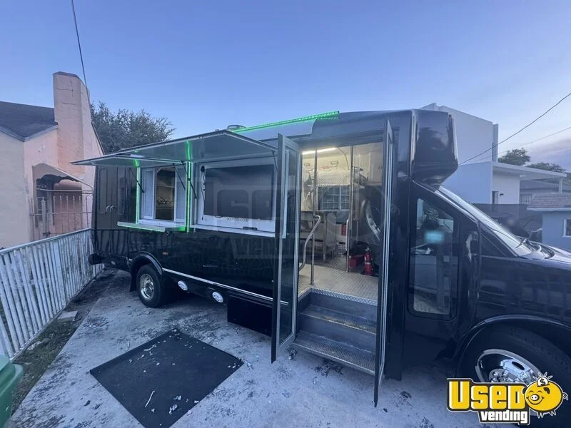 2010 Duramax Diesel 4500 All-purpose Food Truck Florida Diesel Engine for Sale