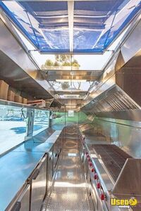 2010 Dx20 All-purpose Food Truck Diamond Plated Aluminum Flooring California Diesel Engine for Sale