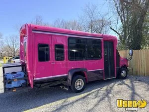 2010 E-350 Mobile Hair & Nail Salon Truck Air Conditioning Missouri Gas Engine for Sale