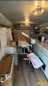 2010 E-350 Mobile Hair & Nail Salon Truck Electrical Outlets Missouri Gas Engine for Sale