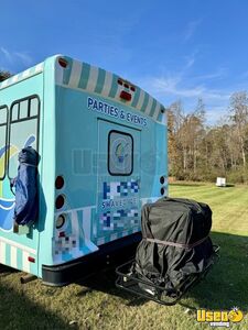 2010 E-350 Shaved Ice Truck Snowball Truck Spare Tire Tennessee Gas Engine for Sale