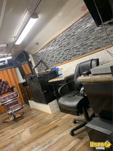 2010 E-450 Mobile Barbershop Mobile Hair & Nail Salon Truck Electrical Outlets Florida Diesel Engine for Sale