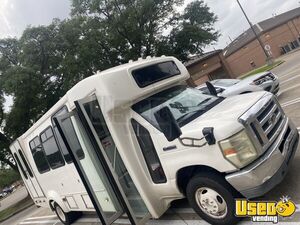 2010 E-450 Mobile Salon Truck Mobile Hair Salon Truck Air Conditioning Texas Gas Engine for Sale