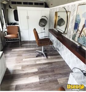 2010 E-450 Mobile Salon Truck Mobile Hair Salon Truck Backup Camera Texas Gas Engine for Sale