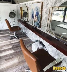 2010 E-450 Mobile Salon Truck Mobile Hair Salon Truck Electrical Outlets Texas Gas Engine for Sale