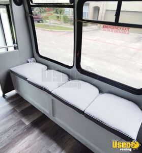 2010 E-450 Mobile Salon Truck Mobile Hair Salon Truck Transmission - Automatic Texas Gas Engine for Sale