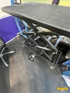 2010 E350 Pet Care / Veterinary Truck Interior Lighting California Gas Engine for Sale